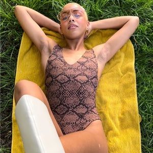 NWT Londre minimalist swimsuit in Desert Snake XXL